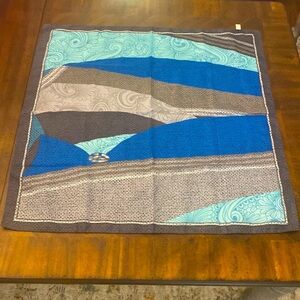 scarf vintage blue gray design nwot 100% polyester